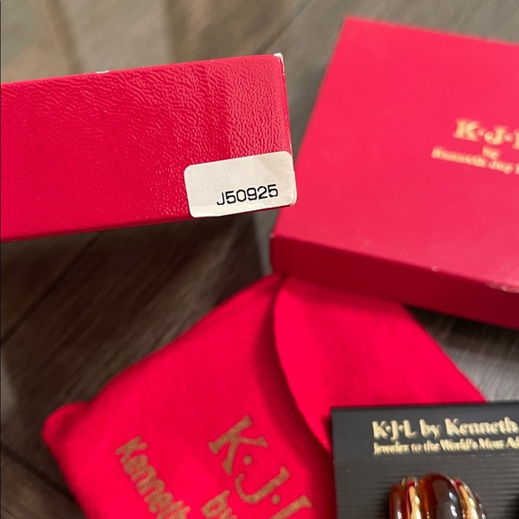 Kenneth Jay Lane Gold-tone and Tortoise Acrylic Clip Earrings - Picture 4 of 17